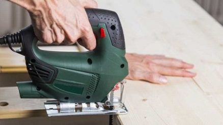 How To Use A Jigsaw To Cut Straight Lines