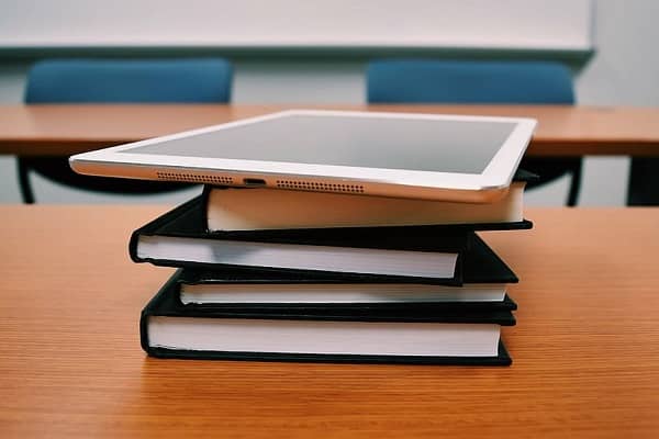 Impacts of Modern Technology On College Education